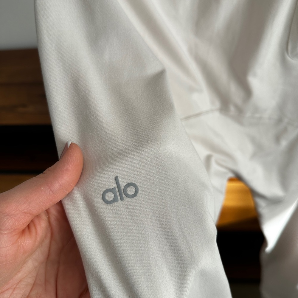 ALO Yoga Drop Crotch Joggers
Women’s Size: S - Picture 7 of 14